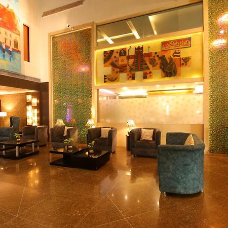 Hotel Gateway Grandeur Гувахати Экстерьер фото